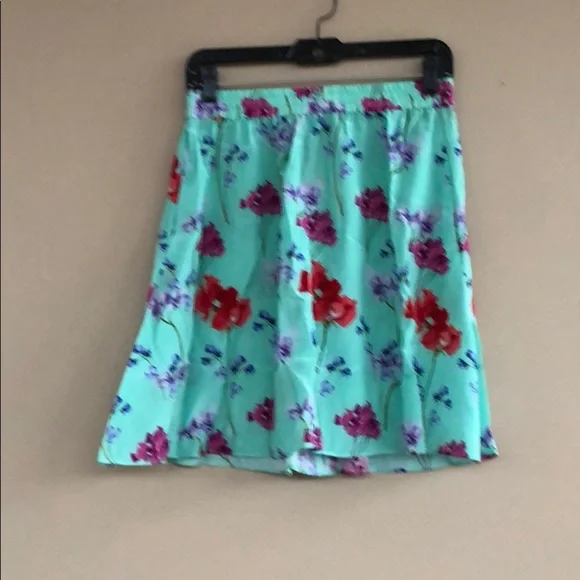 NEW • Tucker NYC • Above The Knee Skirt Seafoam S